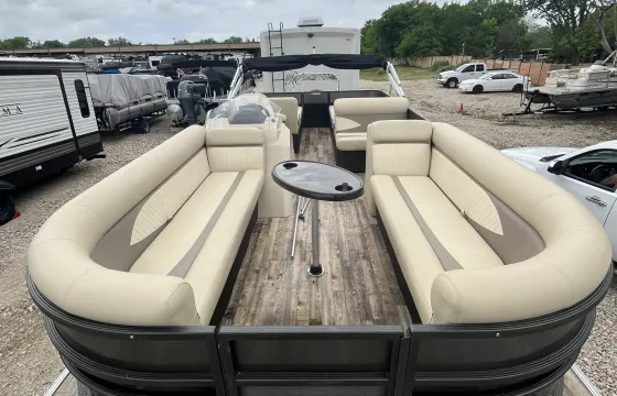 25ft Crest Pontoon Rental in Lewisville, Texas