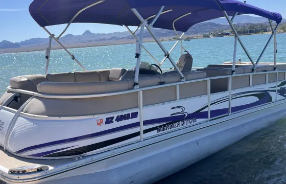 Bennington 23ft 22 SLX Pontoon boat with or without captain