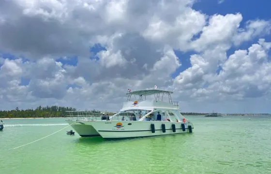 Enjoy an exclusive experience aboard a luxury catamaran in Bávaro