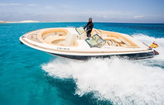 28ft "Yootopia" Chris Craft Luxury Charter for 9 Guests