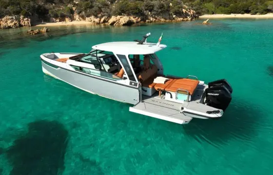 Miami Bay Islands & Celebrity Homes - Private Luxury Motor Yacht
