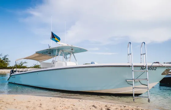 39ft Venture for Charter in Nassau