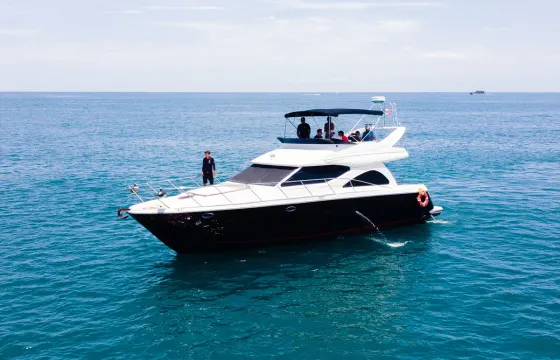 Spacious Maxum 46ft Yacht Charter for 16 guests in Puerto Vallarta