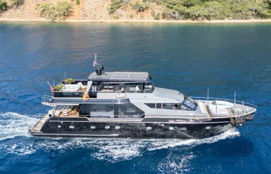 Falcon 86S Motor Yacht with Jacuzzi in Gocek