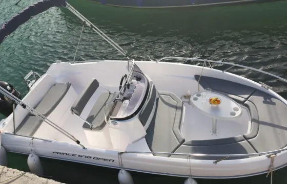Prince 570 Open Powerboat for 6 People in Nova Mokošica