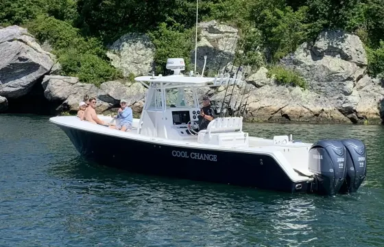 32' Regulator Center Console for Daily or Hourly Charter in Newport