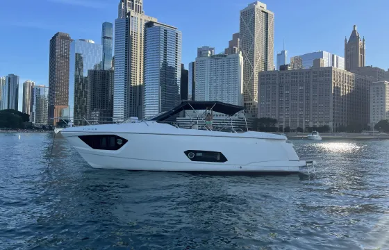 2015 Absolute 40 STL Motor Yacht for rent in Chicago, IL