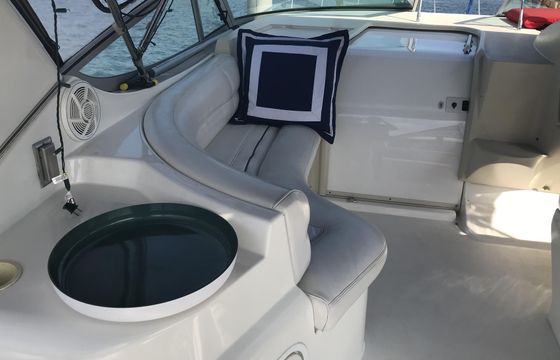 Cruise San Diego Bay on a 40’ Cruisers Yacht with an 5 Star Captain!