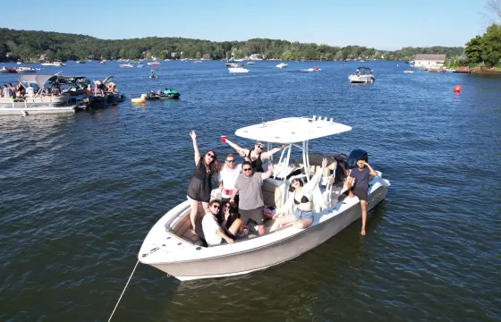 Fun & Spacious 23ft Nautic Star in NY/NJ
