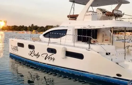 Private Sailing Catamaran for 4-hour Luxurious Tour in Ocho Rios