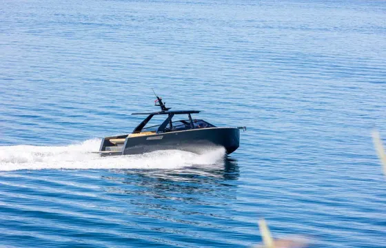 SPEEDBOAT COLNAGO 35