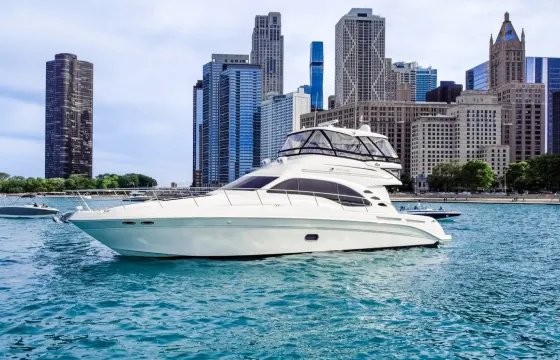 Luxury Boating Experience in Chicago aboard Sea Ray 550 Sedan Bridge Yacht
