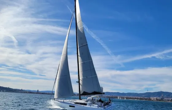 Rent a brand new POGO 44 Racer / Cruiser