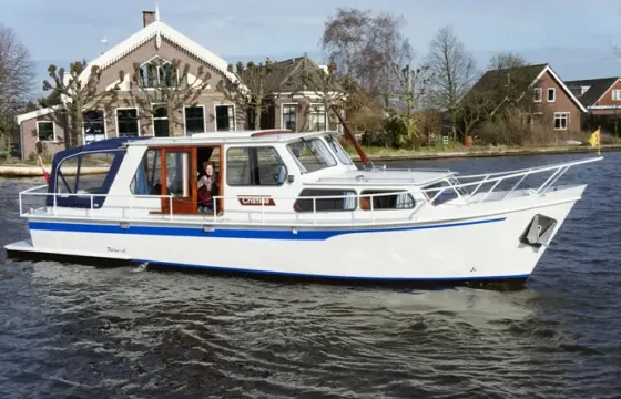 Cruising the Green heart of the Netherlands with the Cristine