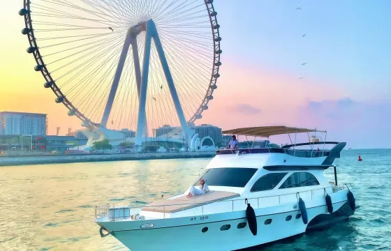 New Gorgeous Queen 75ft with slide for up to 30 guest best offer in Dubai Marina