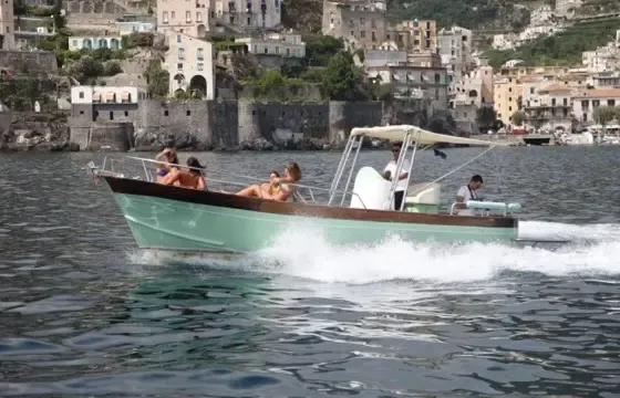 28' Gozzo Boat Charter on Amalfi Coast, Italy