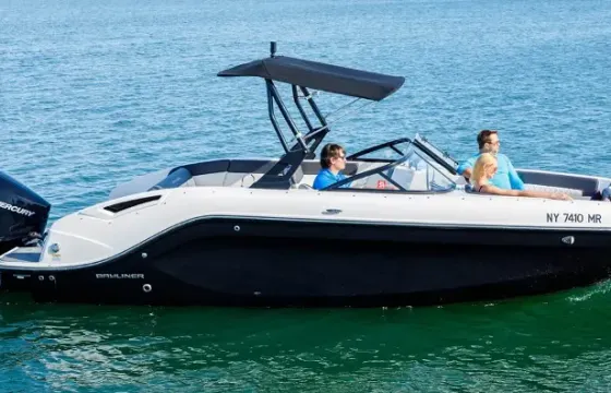 22' 2025 Bayliner Boat Rental in Sag Harbor, New York