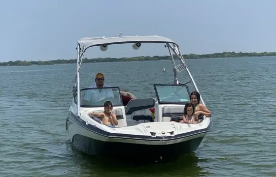 Gorgeous Yamaha Power Ski Boat for rent in Lewisville, Texas.