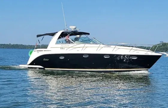 Rinker 41ft Motor Yacht Percy Priest Nashville