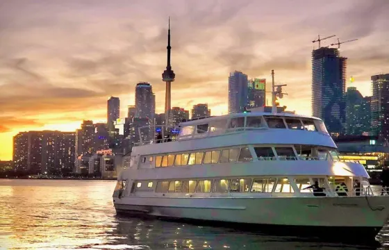 **VIP** Elite Mega Cruise (100 - 489 Passengers)
