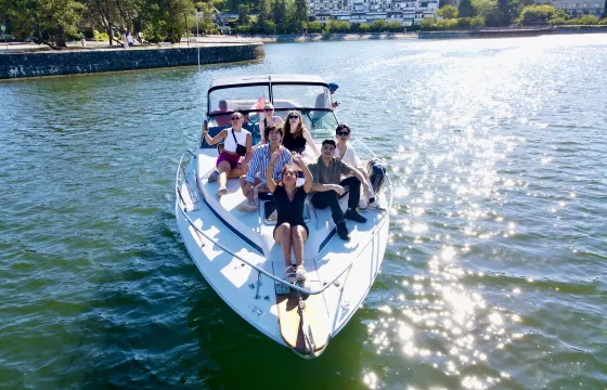 Discover Vancouver's Coastal Beauty aboard a 30ft Sea Ray Sundancer Yacht