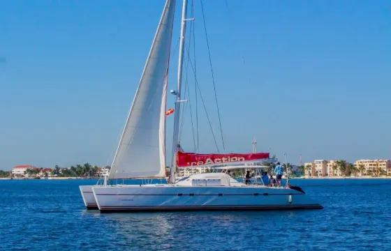 55ft Lagoon Sailing Catamaran for 65 people in Cancún, Quintana Roo