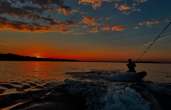 Wakesurfing, Luxury Cruises, FUN! Centurion RI230 on MN Lakes