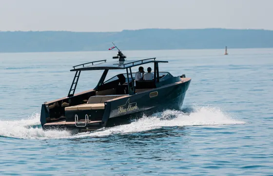 Private Boat Tours in Dalmatia with Colnago 35 Powerboat