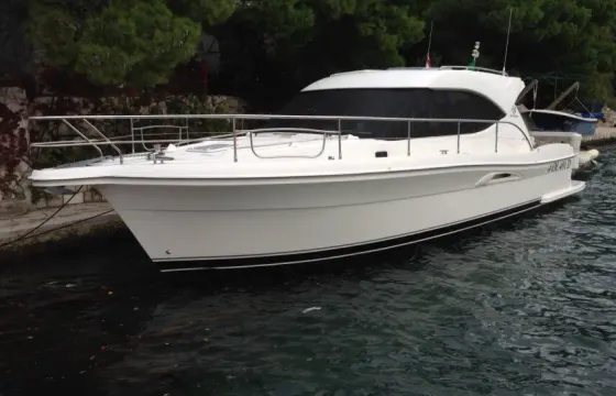 Captained Motor Yacht Charter in Lozica