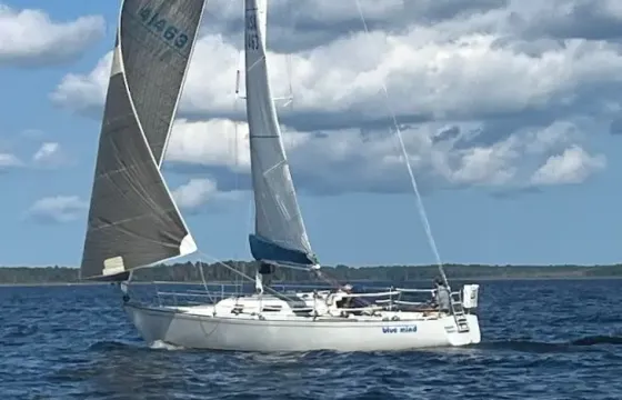 Cruise on the Blue Mind J35 Sailboat for 6 guests