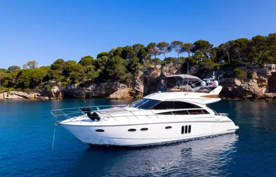 Princess 54 Motor Yacht – Elegant Flybridge Cruise in Golfe Juan
