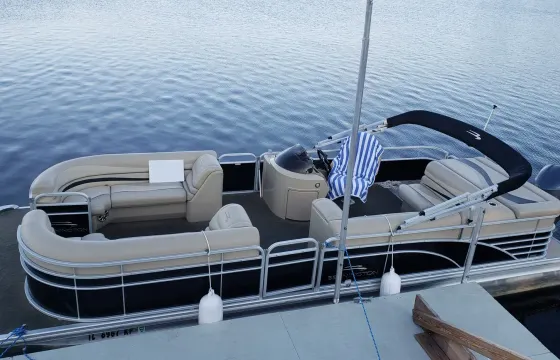 2013 Captained Bennington 26ft Pontoon Rental in Fort Walton Beach