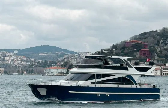 Ultra Luxury 30-Guest VIP Yacht – Premium Bosphorus Experience