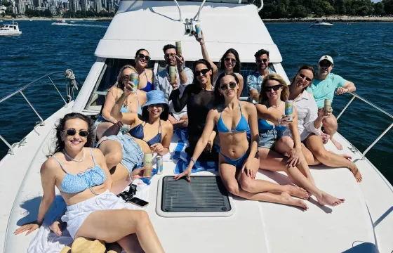 50FT Yacht Cruising Vancouver Downtown (18 people)