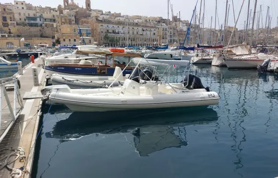 Skippered Nouva Jolly 700XL Rib Boat in Birgu