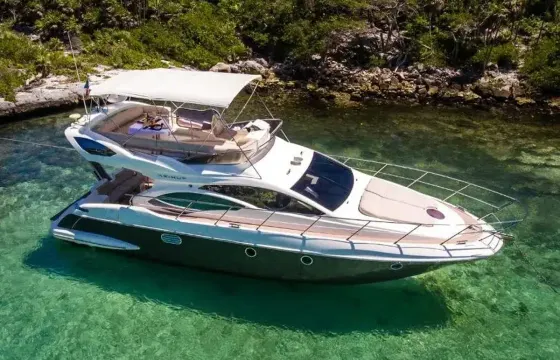Azimut 43ft Yacht Charter in Playa del Carmen
