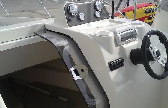 Quicksilver Activ 675 Opent Rental in Milna