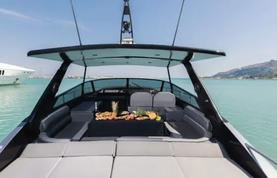Pershing 40 (43ft) Motor Yacht Rental in Mykonos, Greece