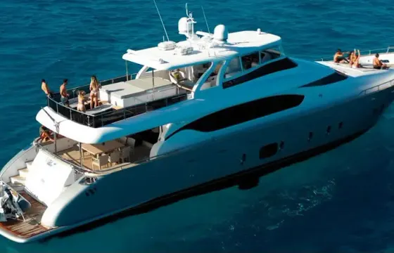 Luxury Maiora 100ft Mega Yacht Charter in Cancun – World-Class Yachting Voyage