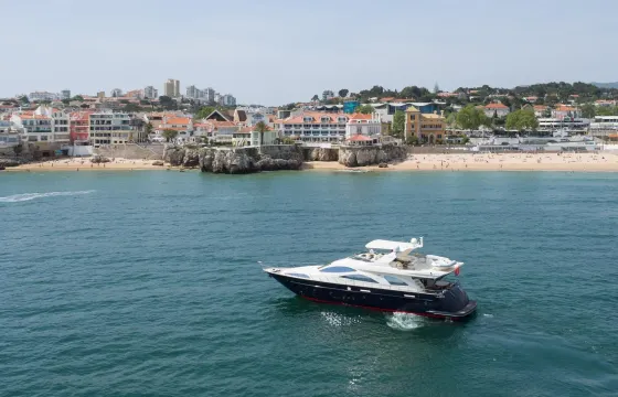 Book the Amazing Azimut 80' Yacht for Your Family in Vilamoura – Unforgettable!