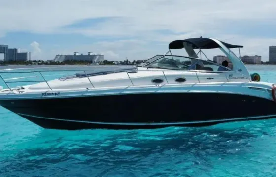 Experience Cancun on our 39ft Pies Motor Yacht!