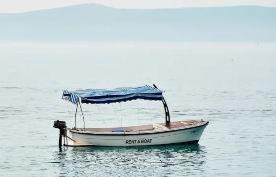 Betina 490 Powerboat with 5 Hp Tohatsu motor in Bol