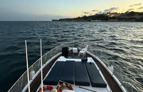 Private Yacht Cruise with a Chance to See Dolphins