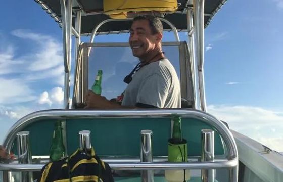Rent SeaGlass a 28' Mako Private Boat to Explore the Beautiful St Maarten!