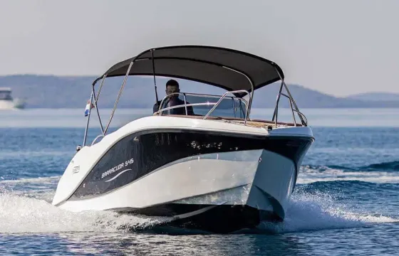 Rent a 18ft Barracuda boat with or without skipper in Marbella