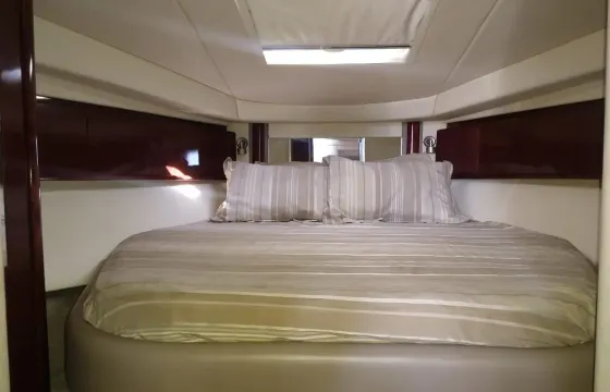 Sea Ray Sundancer Motor Yacht Rental in Cancún, Quintana Roo