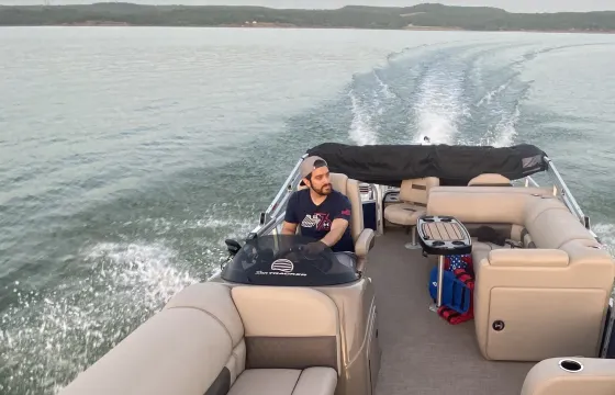 24ft SunTracker Party/Fishing Pontoon at Lake Grapevine, Texas