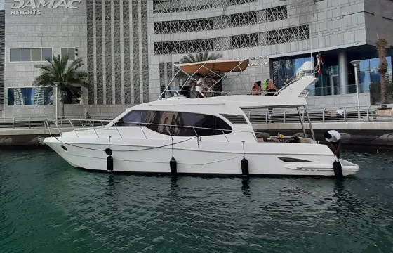 46ft yacht rental in Dubai Marina – perfect for groups of up to 12 guests