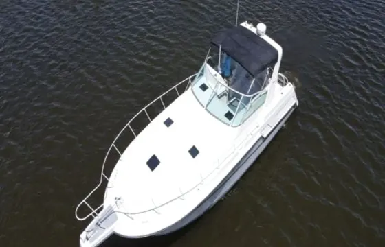 Bertram 42ft Motor Yacht Accommodate Up To 15 People