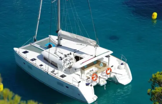 Luxury Catamaran Charter: Private Day Trip Around Malta's Islands with Captain